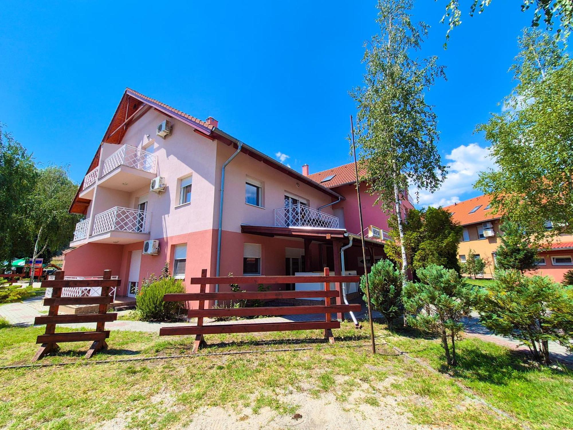 Ildiko Apartmanhaz Zamárdi エクステリア 写真